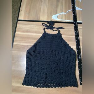 Knitted halter crop top‎